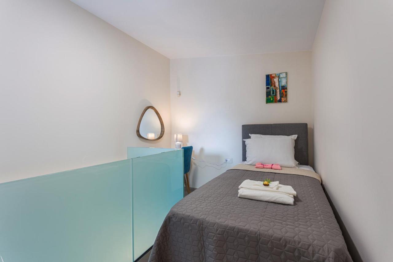 Gallery Art Apartment Ханья Экстерьер фото